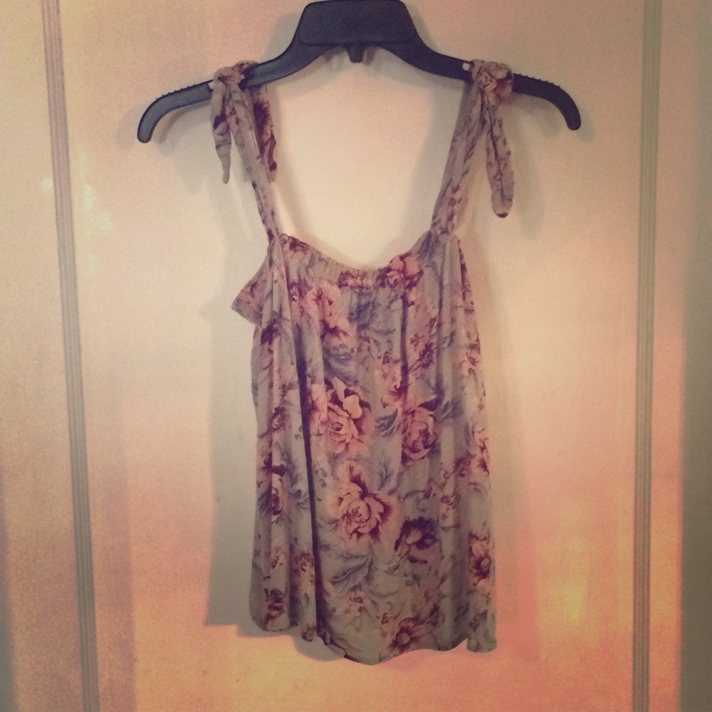 American Eagle Outfitters top